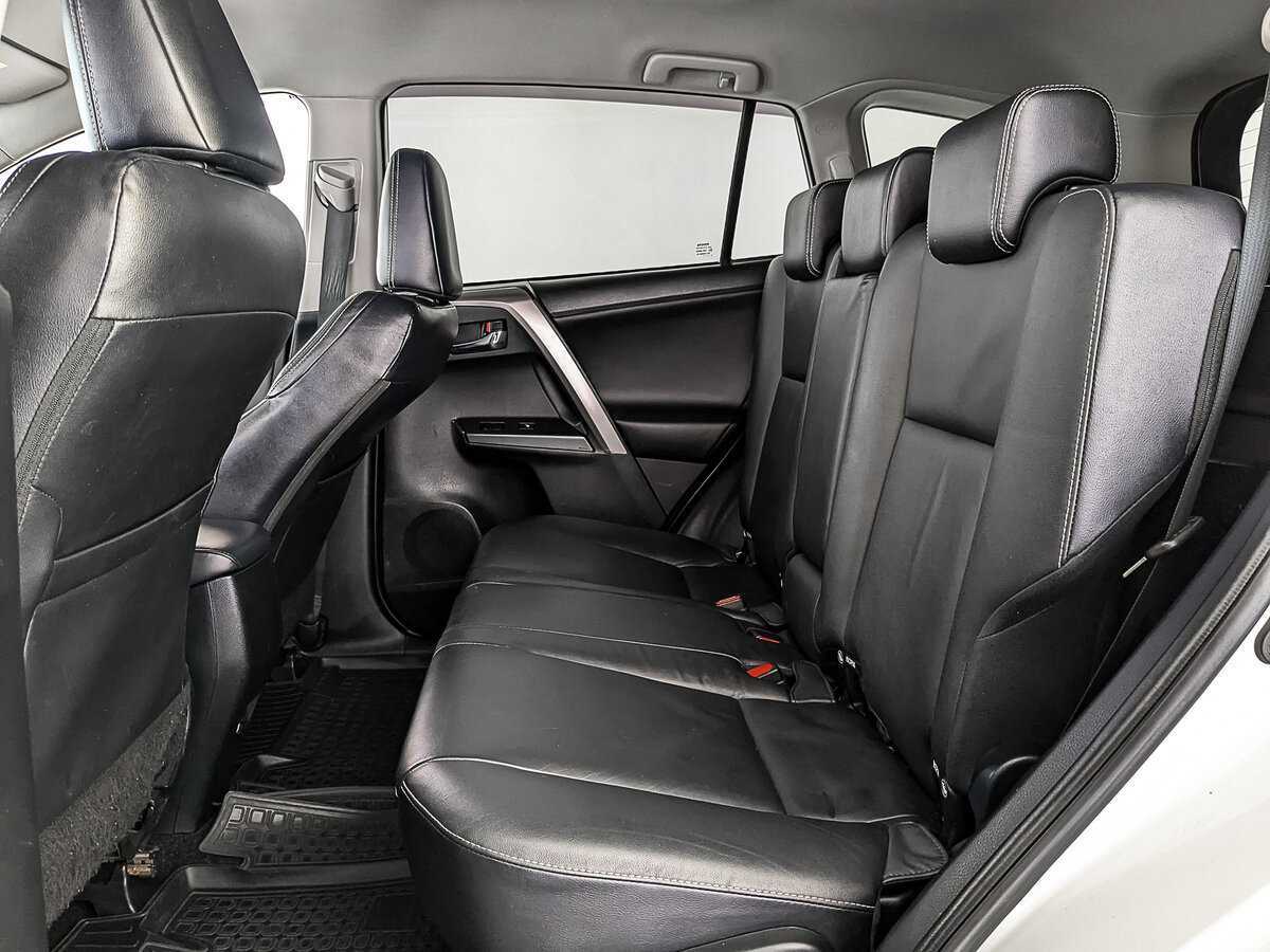 Купить Toyota RAV4 с пробегом. Фото: #15