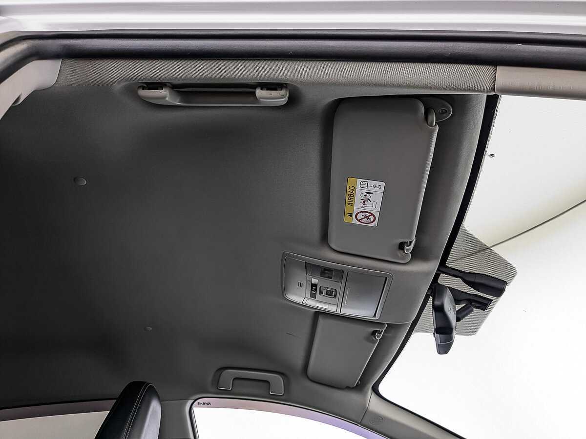 Купить Toyota RAV4 с пробегом. Фото: #20