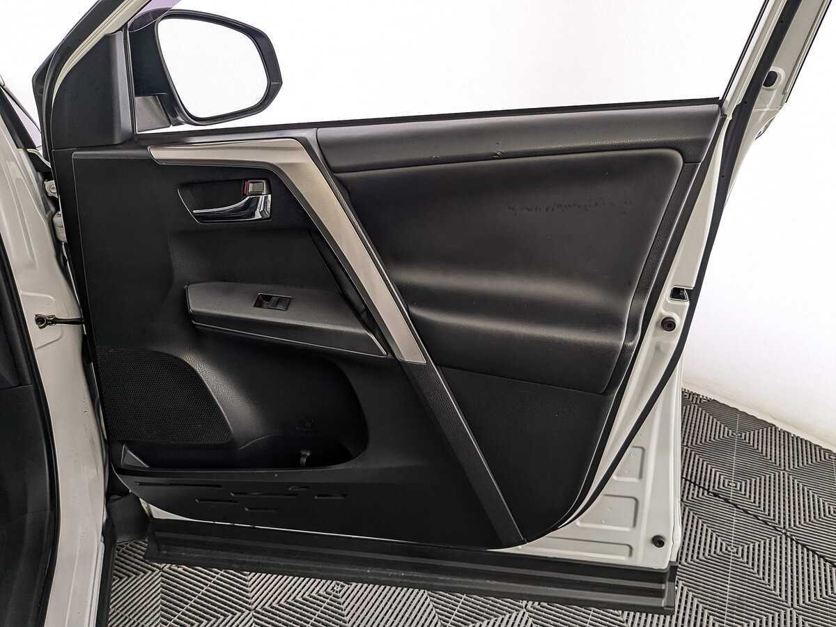 Купить Toyota RAV4 с пробегом. Фото: #22