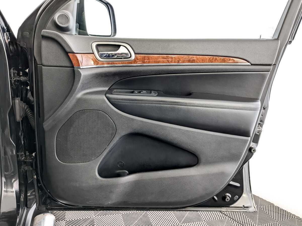 Купить Jeep Grand Cherokee с пробегом. Фото: #23