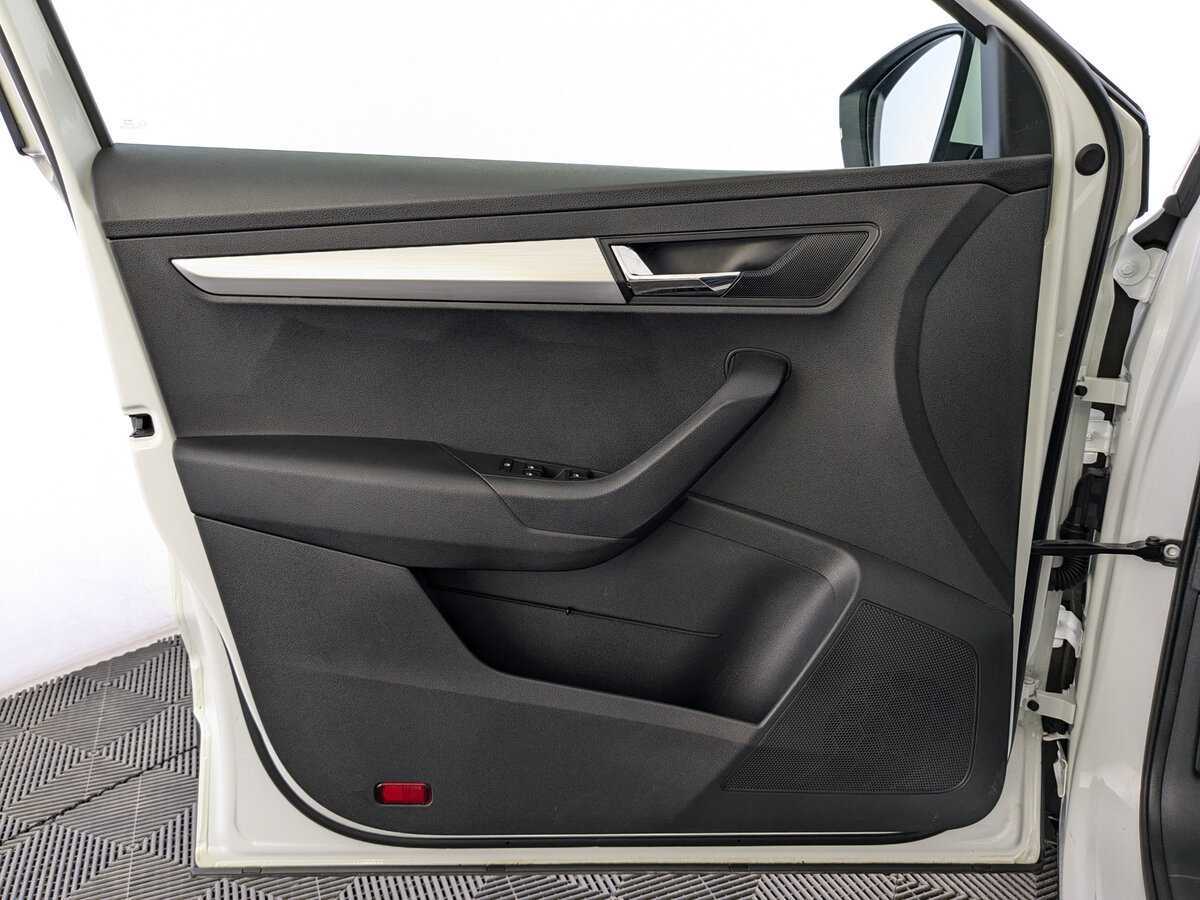 Купить Skoda Karoq с пробегом. Фото: #18