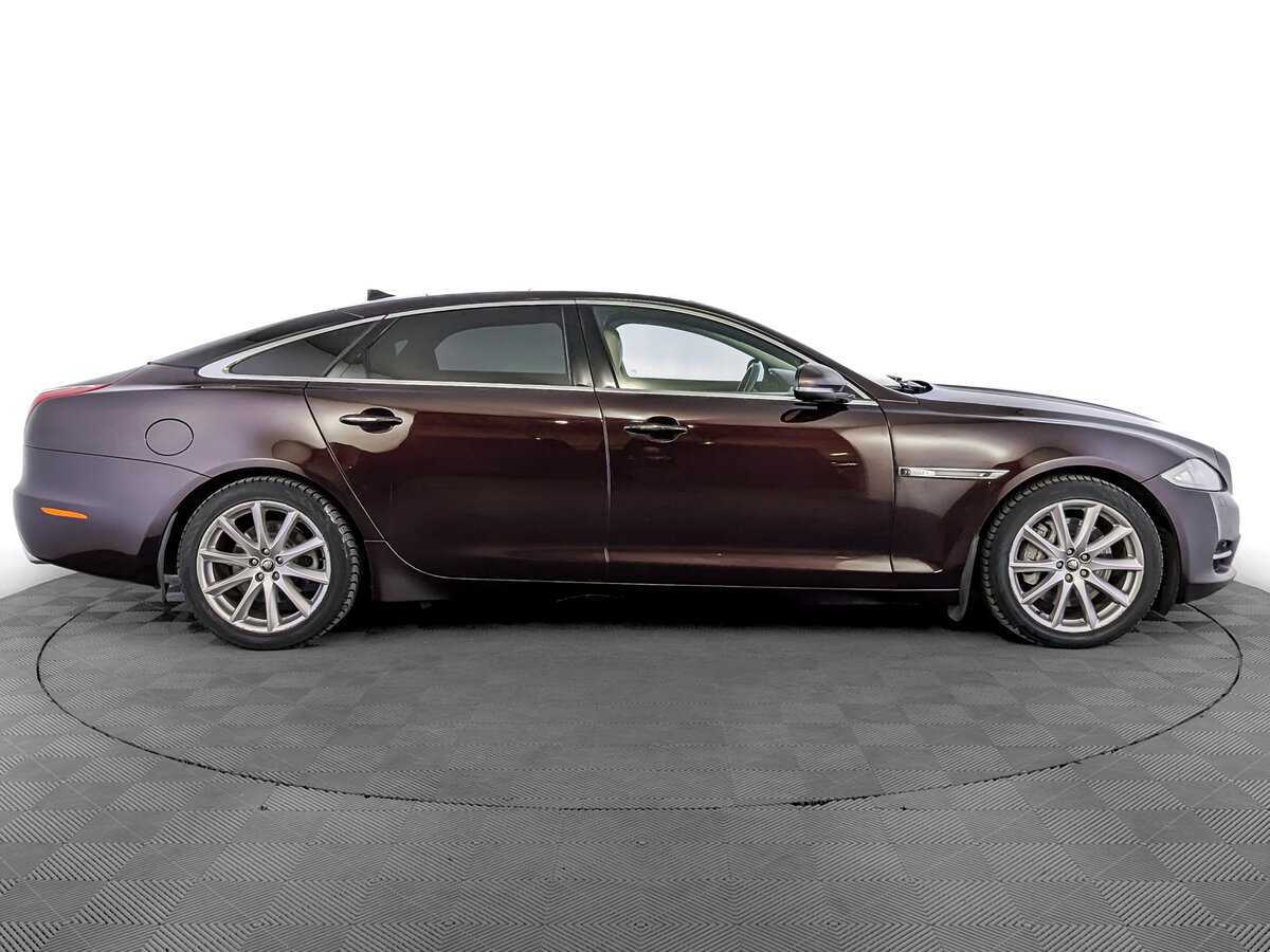 Купить Jaguar XJ с пробегом. Фото: #3