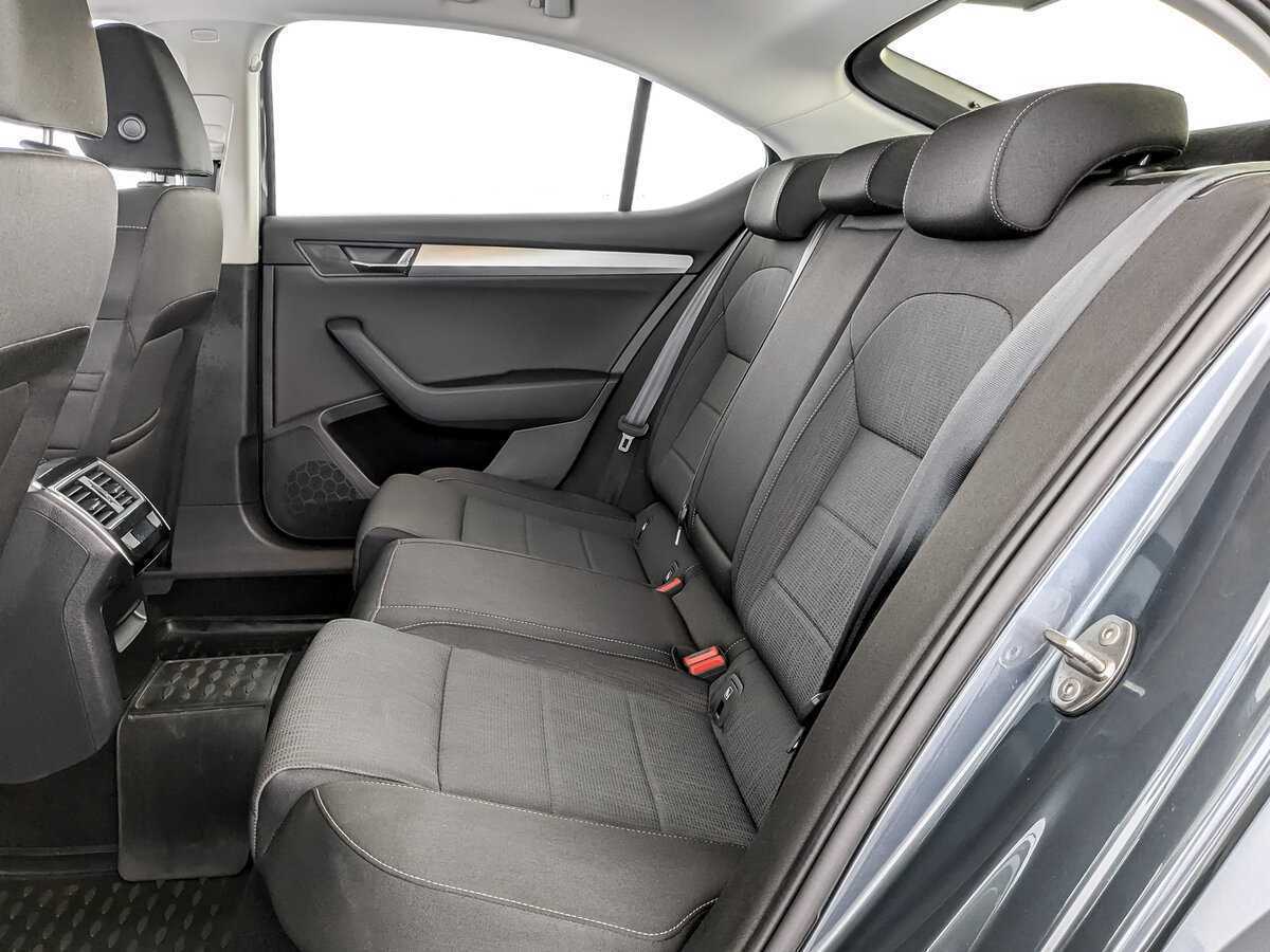 Купить Skoda Superb с пробегом. Фото: #11