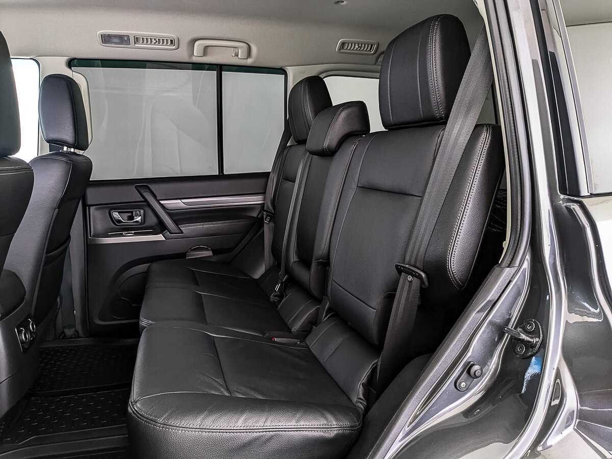 Купить Mitsubishi Pajero с пробегом. Фото: #17