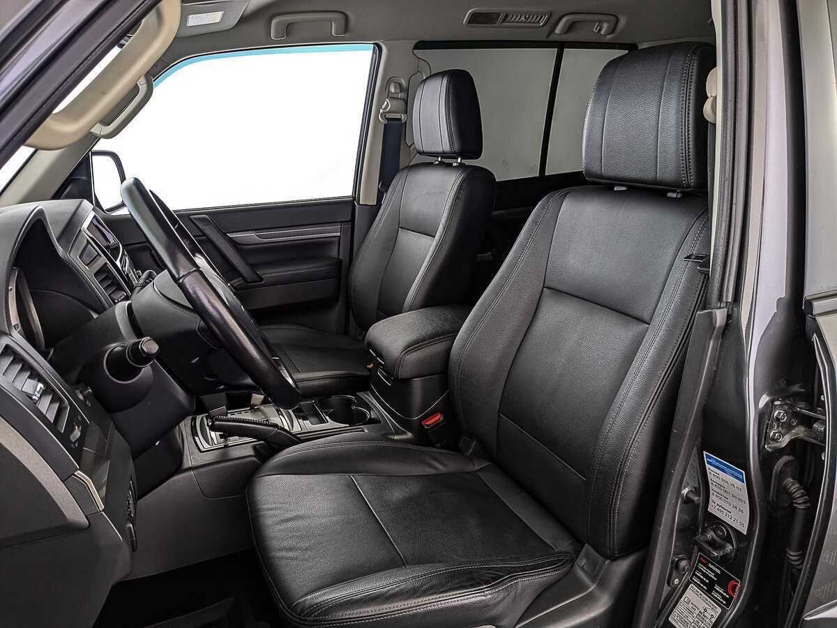 Купить Mitsubishi Pajero с пробегом. Фото: #19