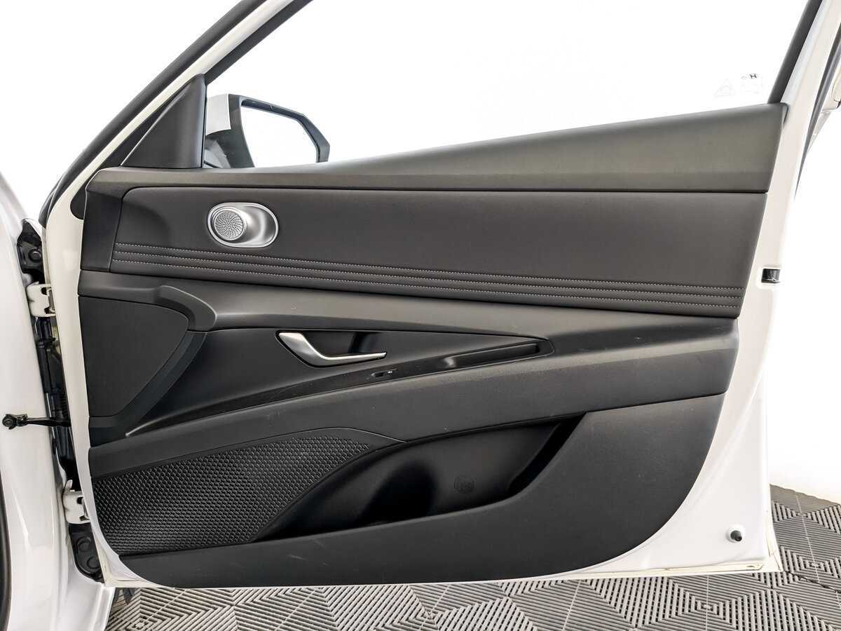 Купить Hyundai Elantra с пробегом. Фото: #21
