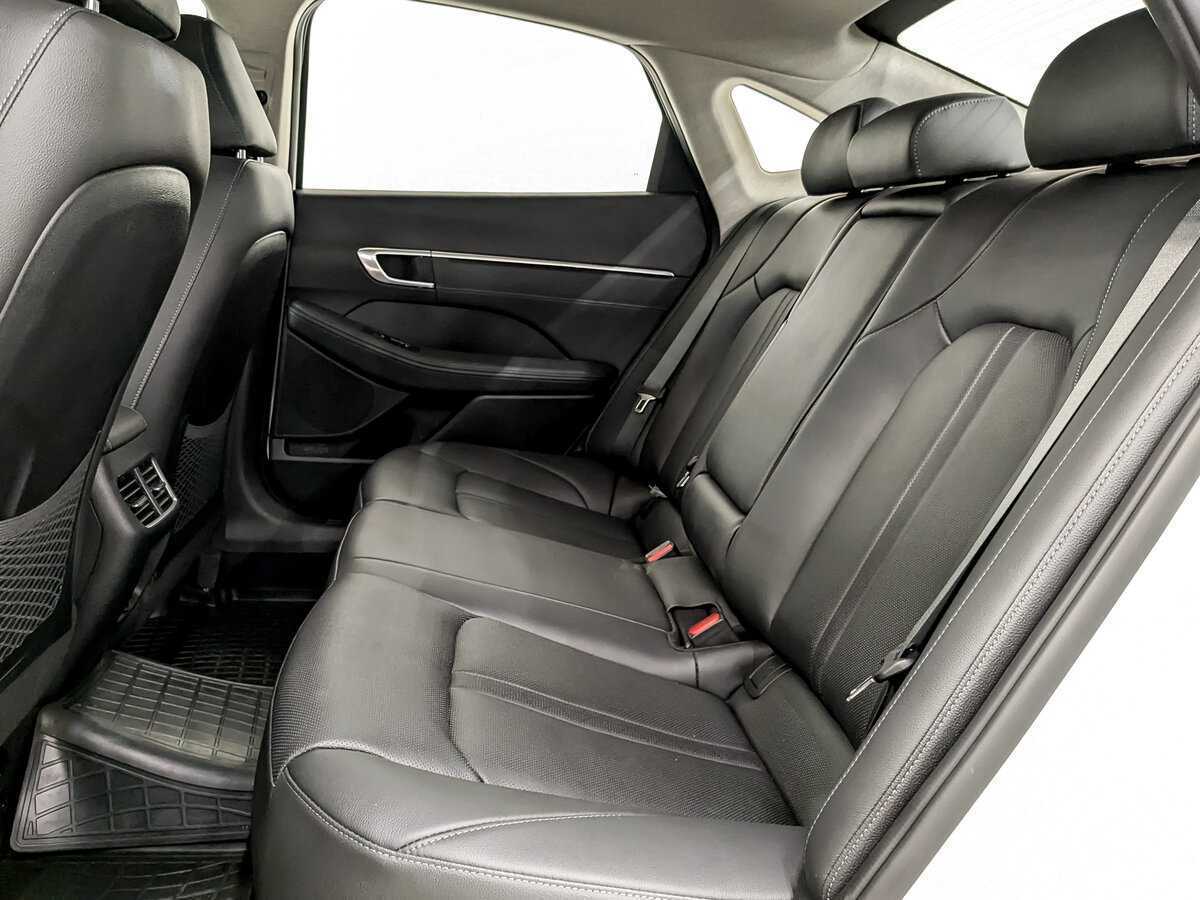 Купить Hyundai Sonata с пробегом. Фото: #11