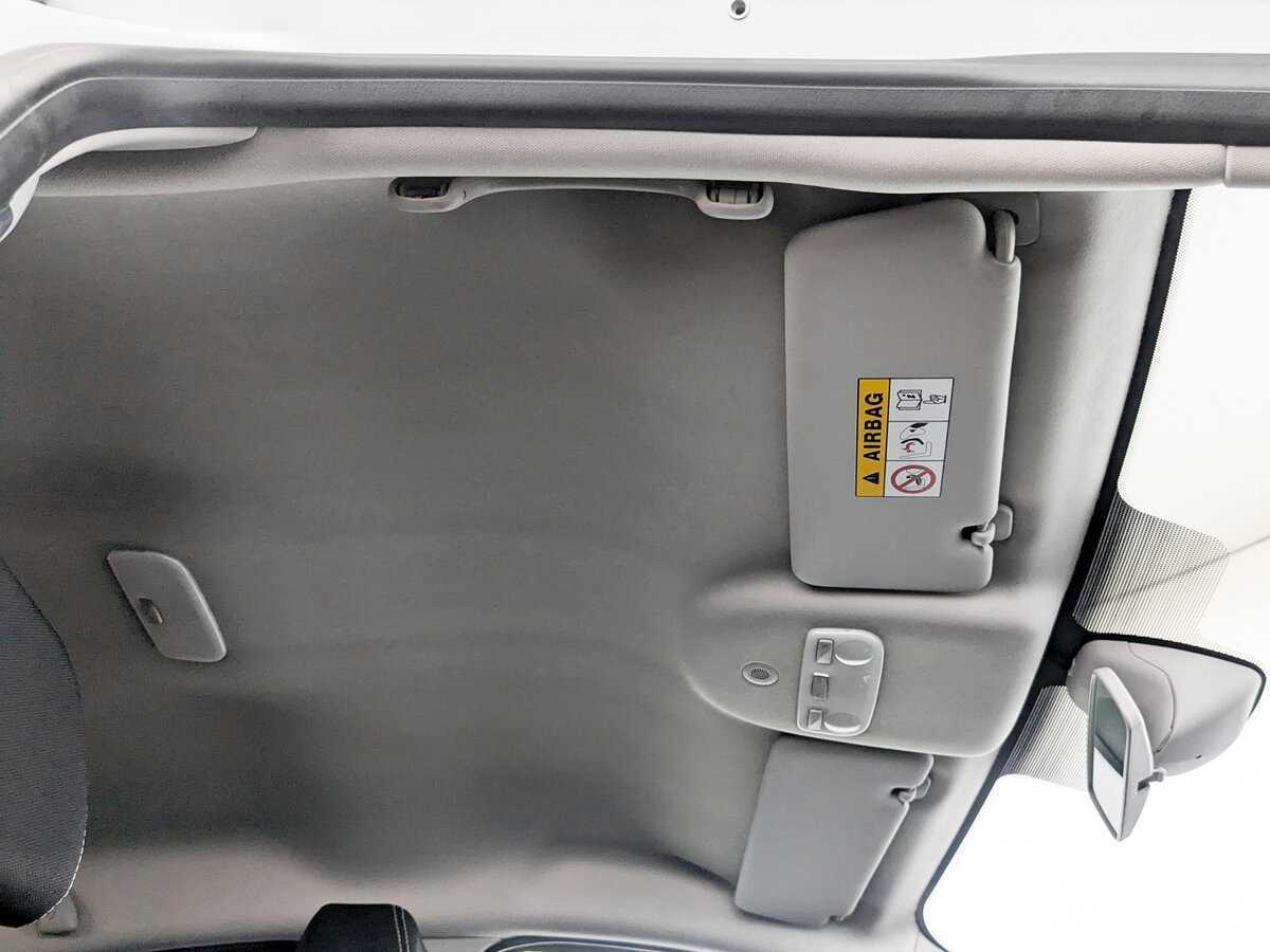 Купить Renault Fluence с пробегом. Фото: #21