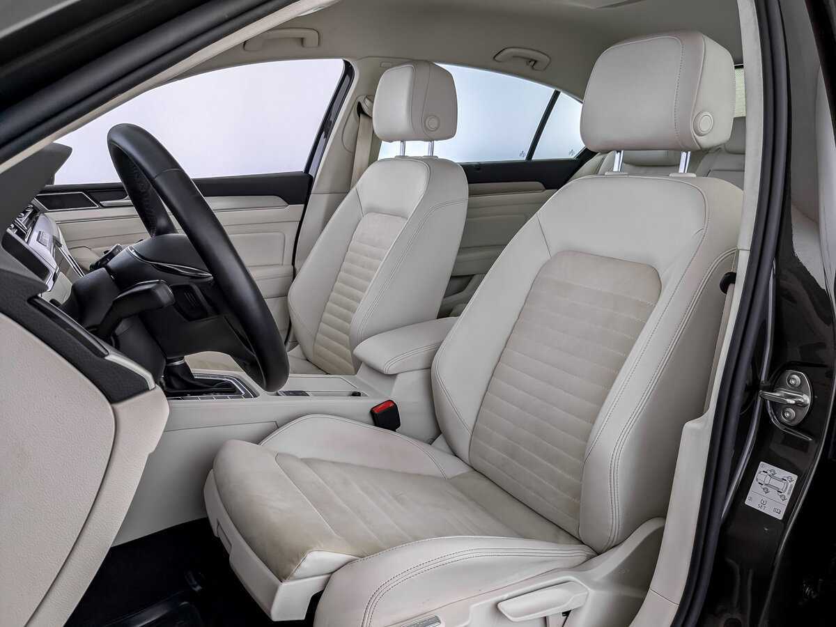 Купить Volkswagen Passat с пробегом. Фото: #17