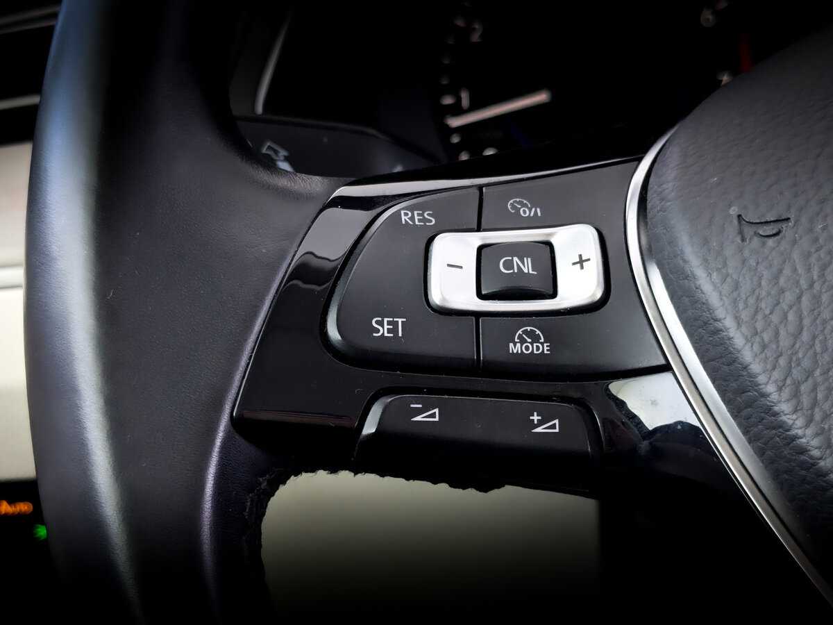 Купить Volkswagen Passat с пробегом. Фото: #27