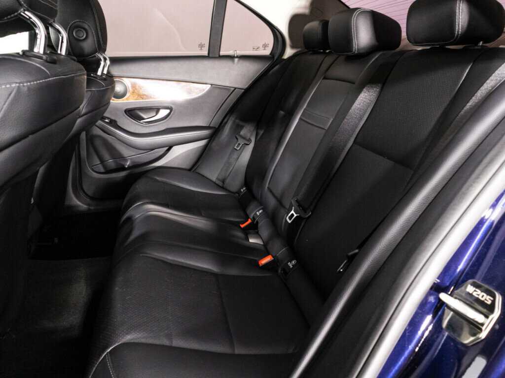 Купить Mercedes-Benz C-Класс с пробегом. Фото: #9