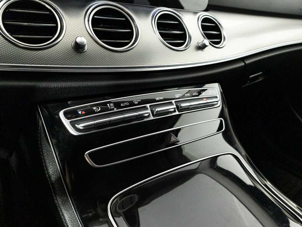 Купить Mercedes-Benz E-Класс с пробегом. Фото: #16