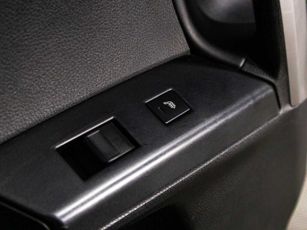 Купить Toyota RAV4 с пробегом. Фото: #24