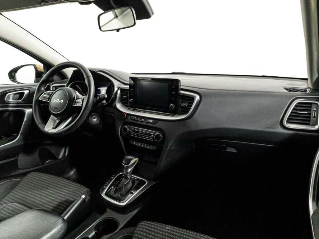 Купить Kia Ceed с пробегом. Фото: #8