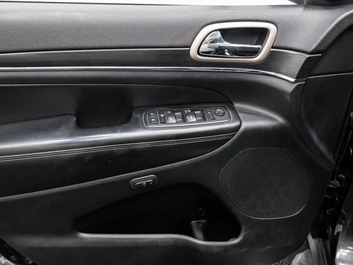Купить Jeep Grand Cherokee с пробегом. Фото: #15
