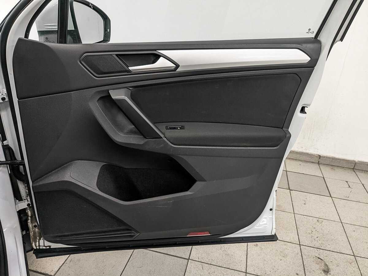 Купить Volkswagen Tiguan с пробегом. Фото: #22