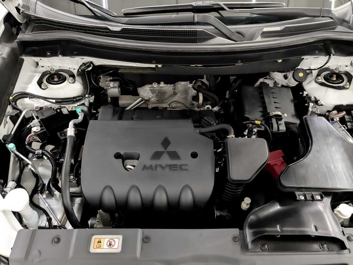 Купить Mitsubishi Outlander с пробегом. Фото: #8