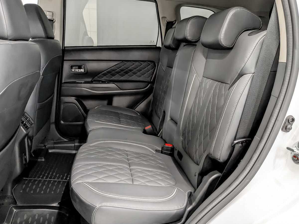 Купить Mitsubishi Outlander с пробегом. Фото: #11