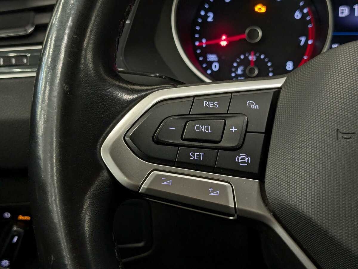 Купить Volkswagen Tiguan с пробегом. Фото: #25