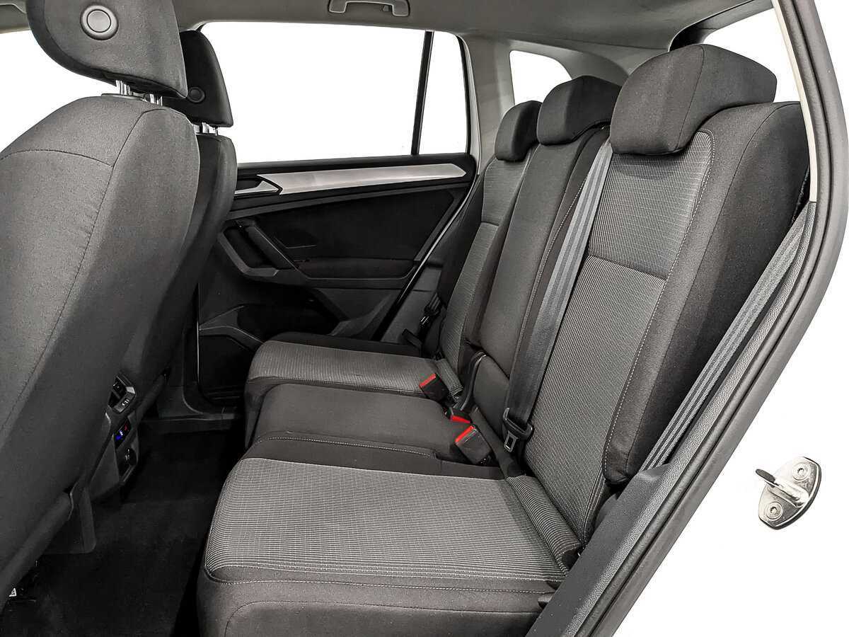 Купить Volkswagen Tiguan с пробегом. Фото: #17