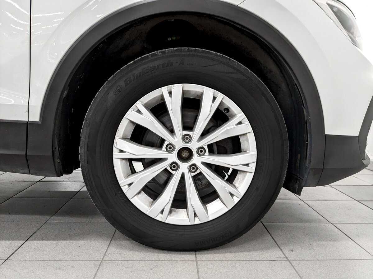 Купить Volkswagen Tiguan с пробегом. Фото: #17
