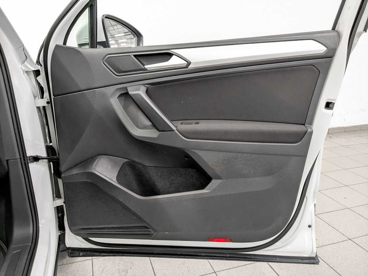 Купить Volkswagen Tiguan с пробегом. Фото: #23