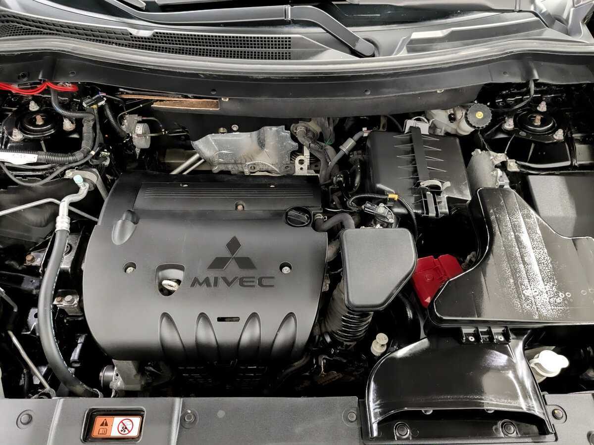 Купить Mitsubishi Outlander с пробегом. Фото: #8