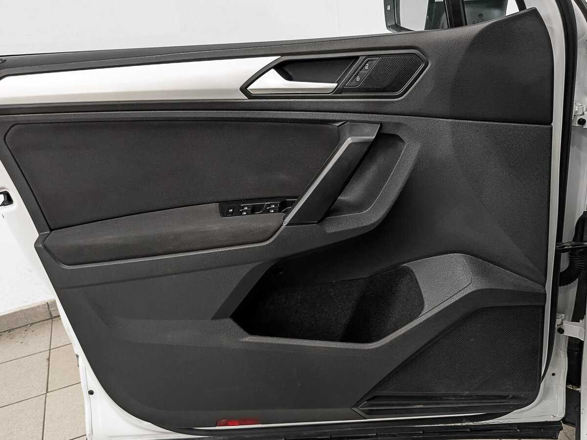 Купить Volkswagen Tiguan с пробегом. Фото: #17