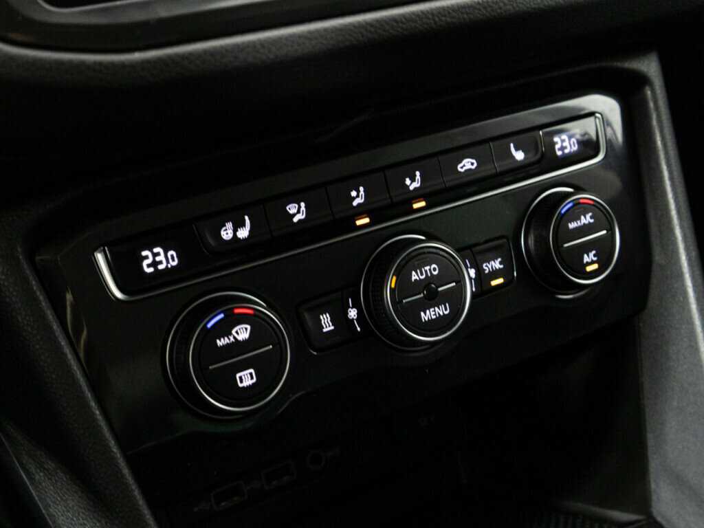 Купить Volkswagen Tiguan с пробегом. Фото: #19