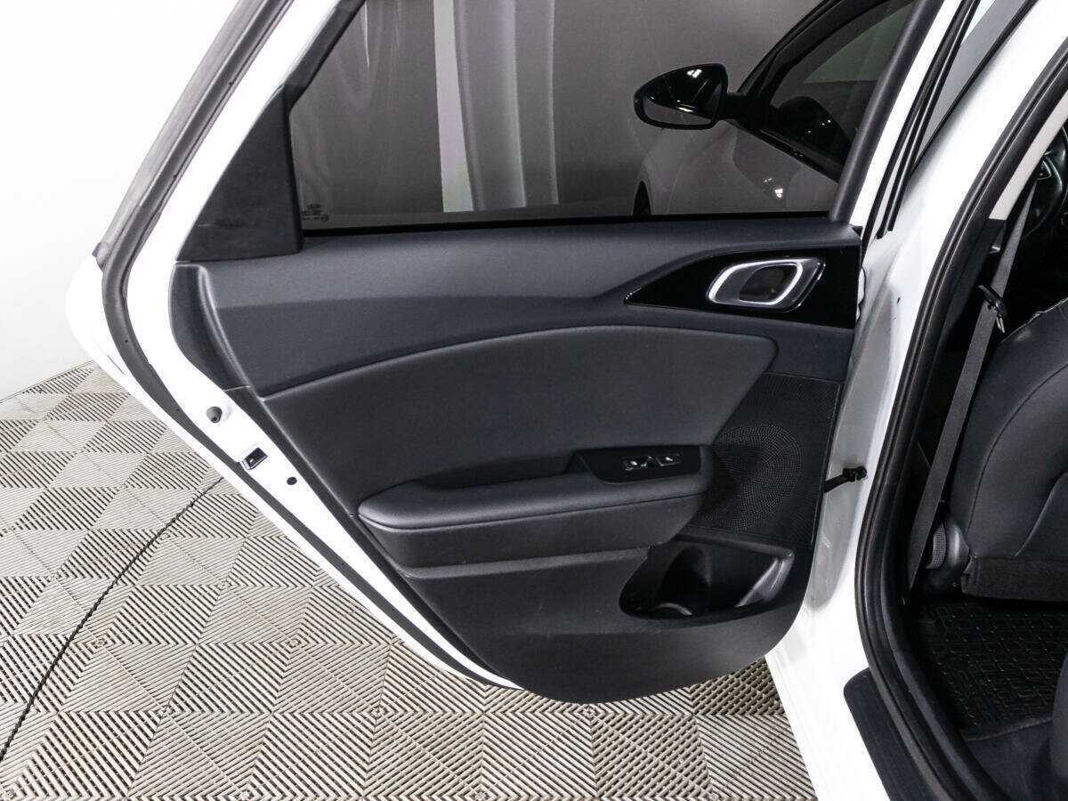 Купить Kia Ceed с пробегом. Фото: #25