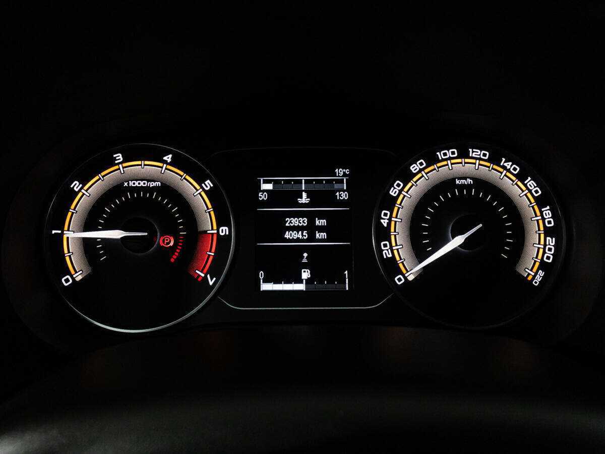 Купить Lada (ВАЗ) Vesta с пробегом. Фото: #11