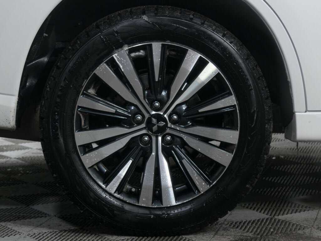 Купить Mitsubishi Outlander с пробегом. Фото: #17