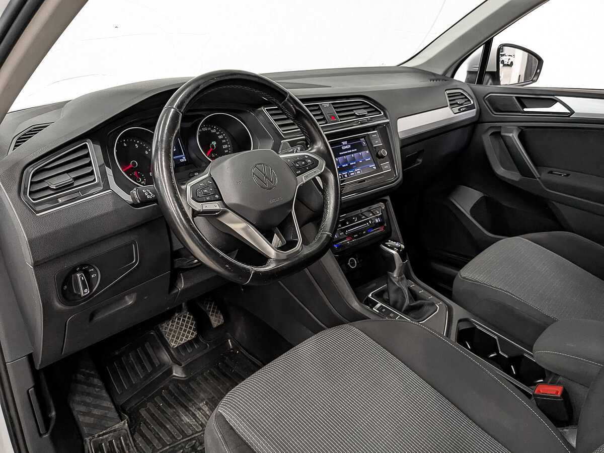 Купить Volkswagen Tiguan с пробегом. Фото: #11