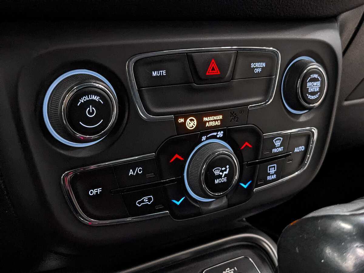 Купить Jeep Compass с пробегом. Фото: #18