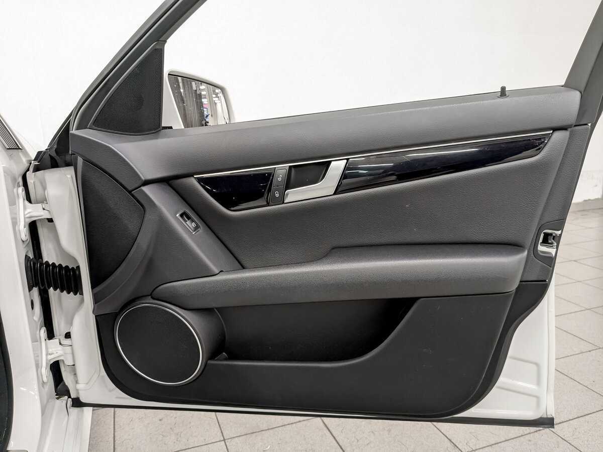 Купить Mercedes-Benz C-Класс с пробегом. Фото: #20