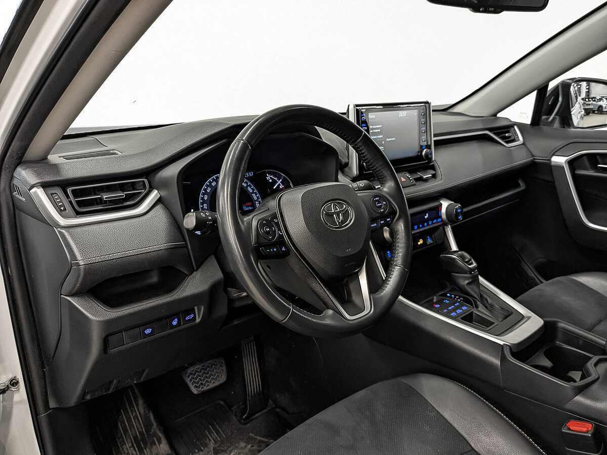 Купить Toyota RAV4 с пробегом. Фото: #12