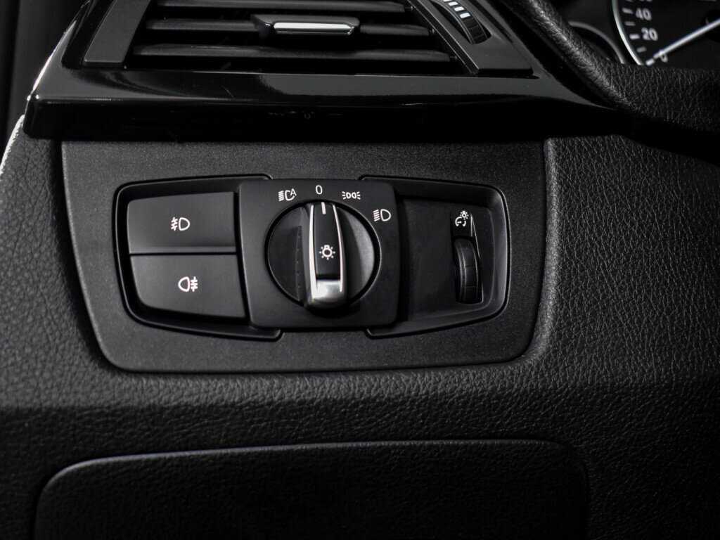 Купить BMW 3 серии с пробегом. Фото: #9