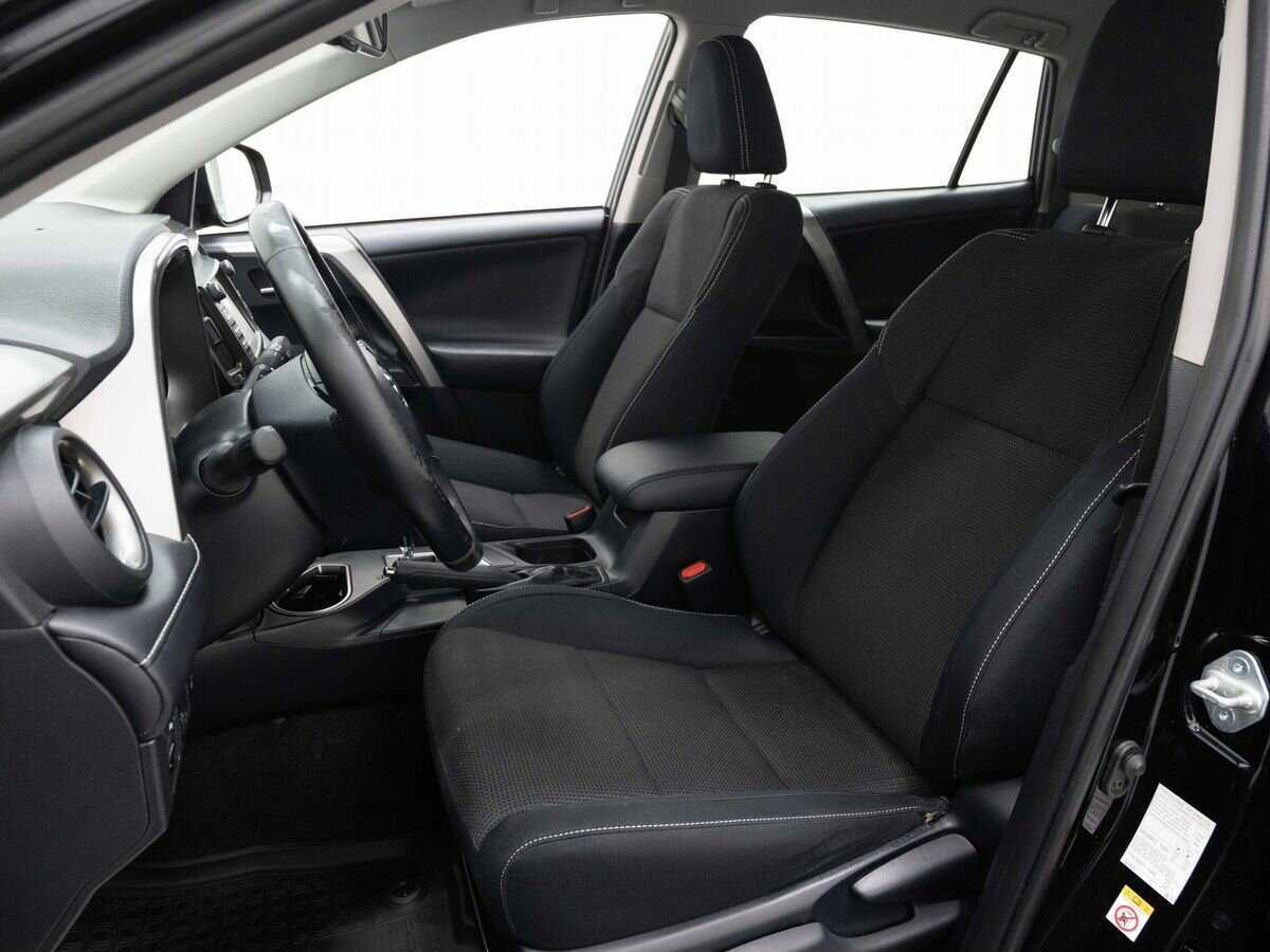 Купить Toyota RAV4 с пробегом. Фото: #8