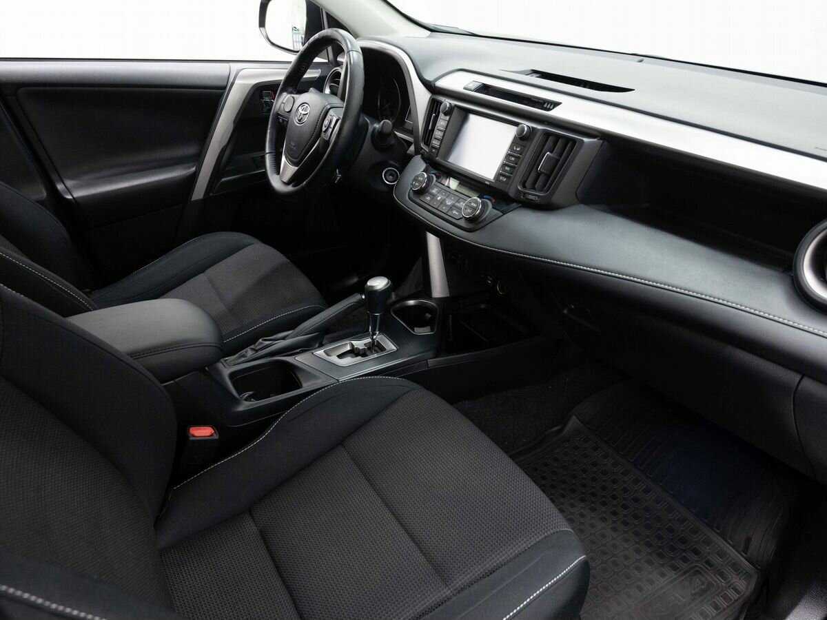 Купить Toyota RAV4 с пробегом. Фото: #11