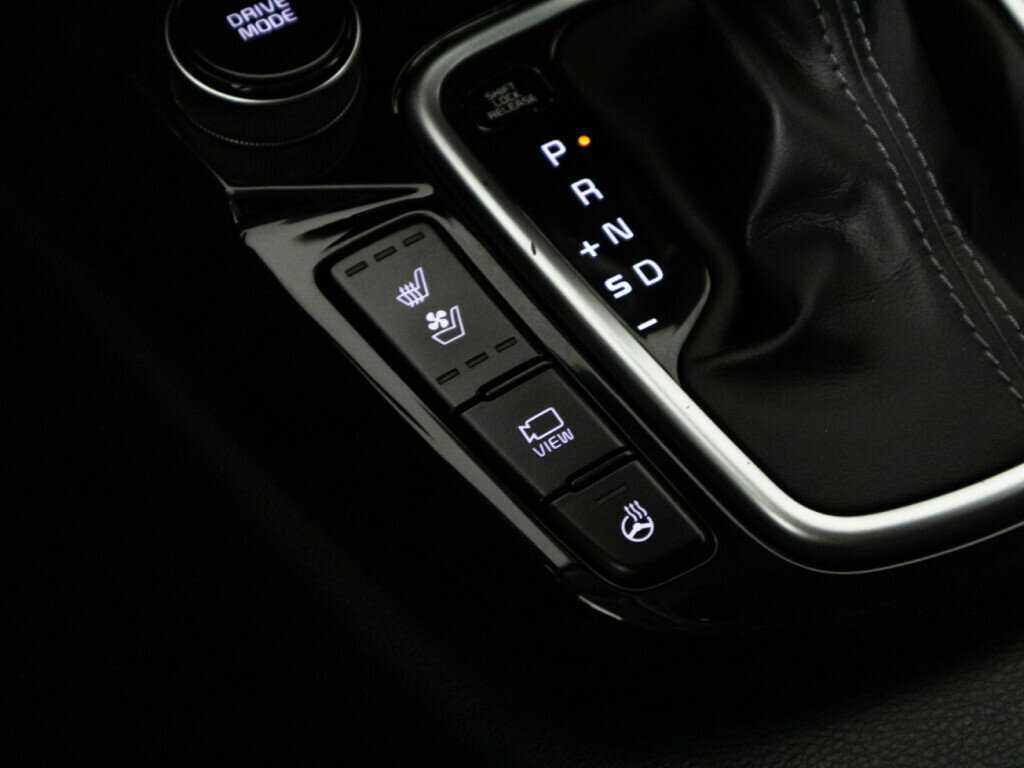 Купить Kia Seltos с пробегом. Фото: #17