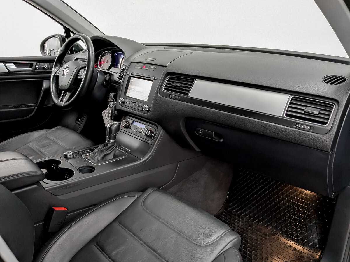 Купить Volkswagen Touareg с пробегом. Фото: #10