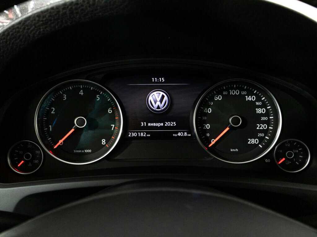 Купить Volkswagen Touareg с пробегом. Фото: #10