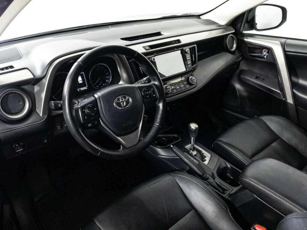 Купить Toyota RAV4 с пробегом. Фото: #10