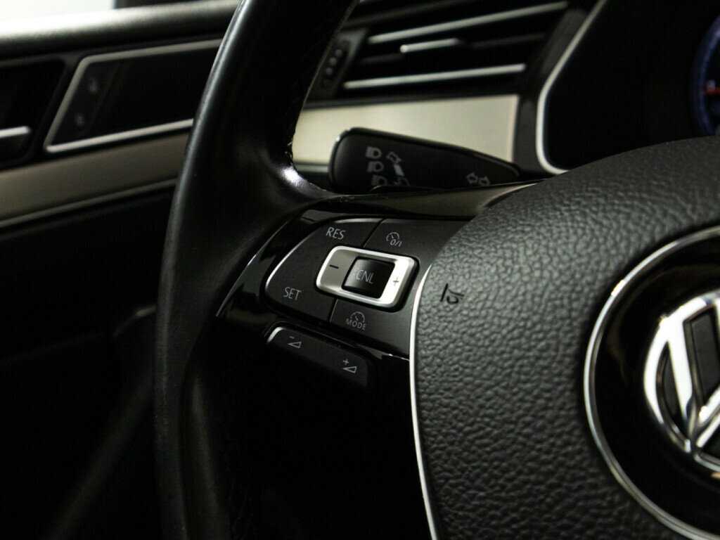 Купить Volkswagen Passat с пробегом. Фото: #19