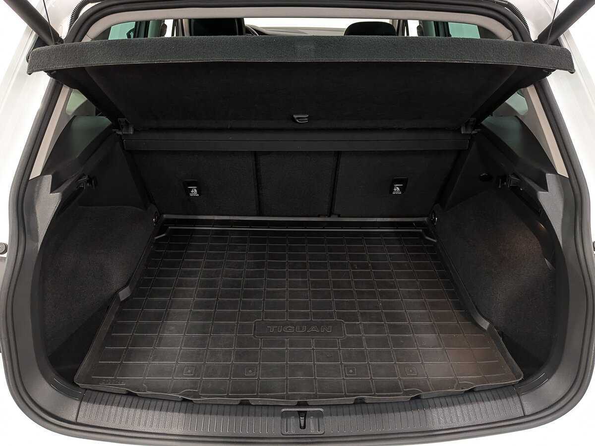 Купить Volkswagen Tiguan с пробегом. Фото: #9