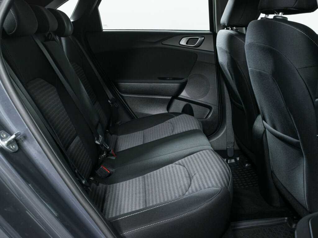 Купить Kia Ceed с пробегом. Фото: #9