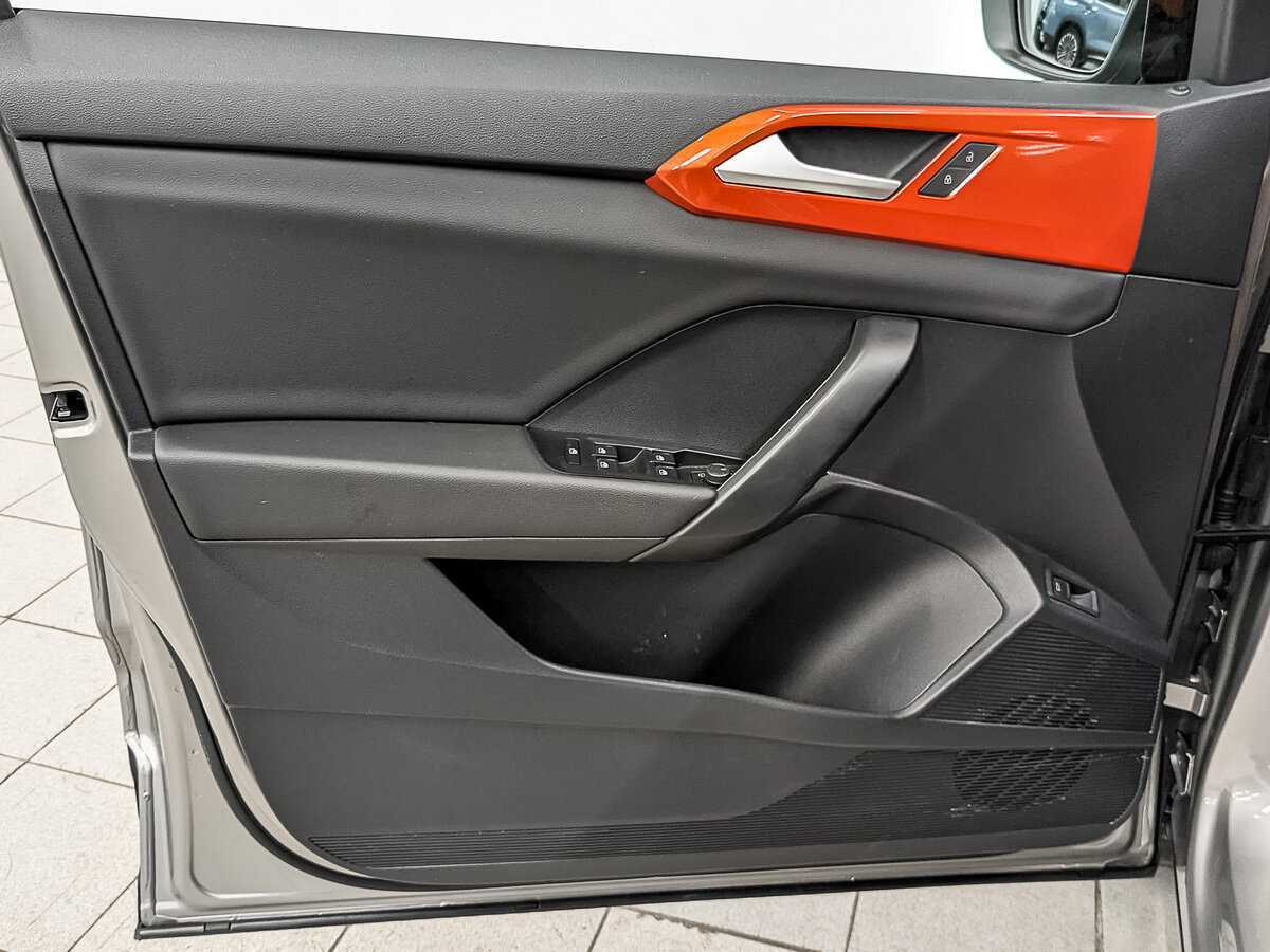 Купить Volkswagen Taos с пробегом. Фото: #18