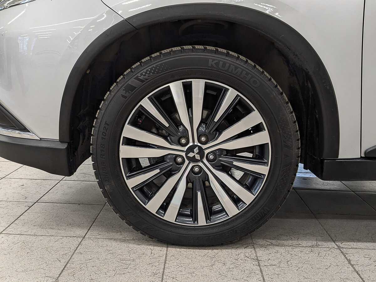 Купить Mitsubishi Outlander с пробегом. Фото: #11