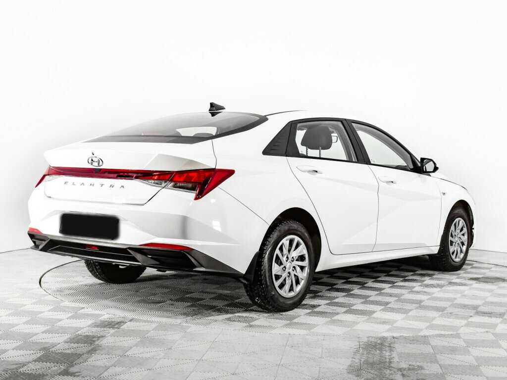 Купить Hyundai Elantra с пробегом. Фото: #4