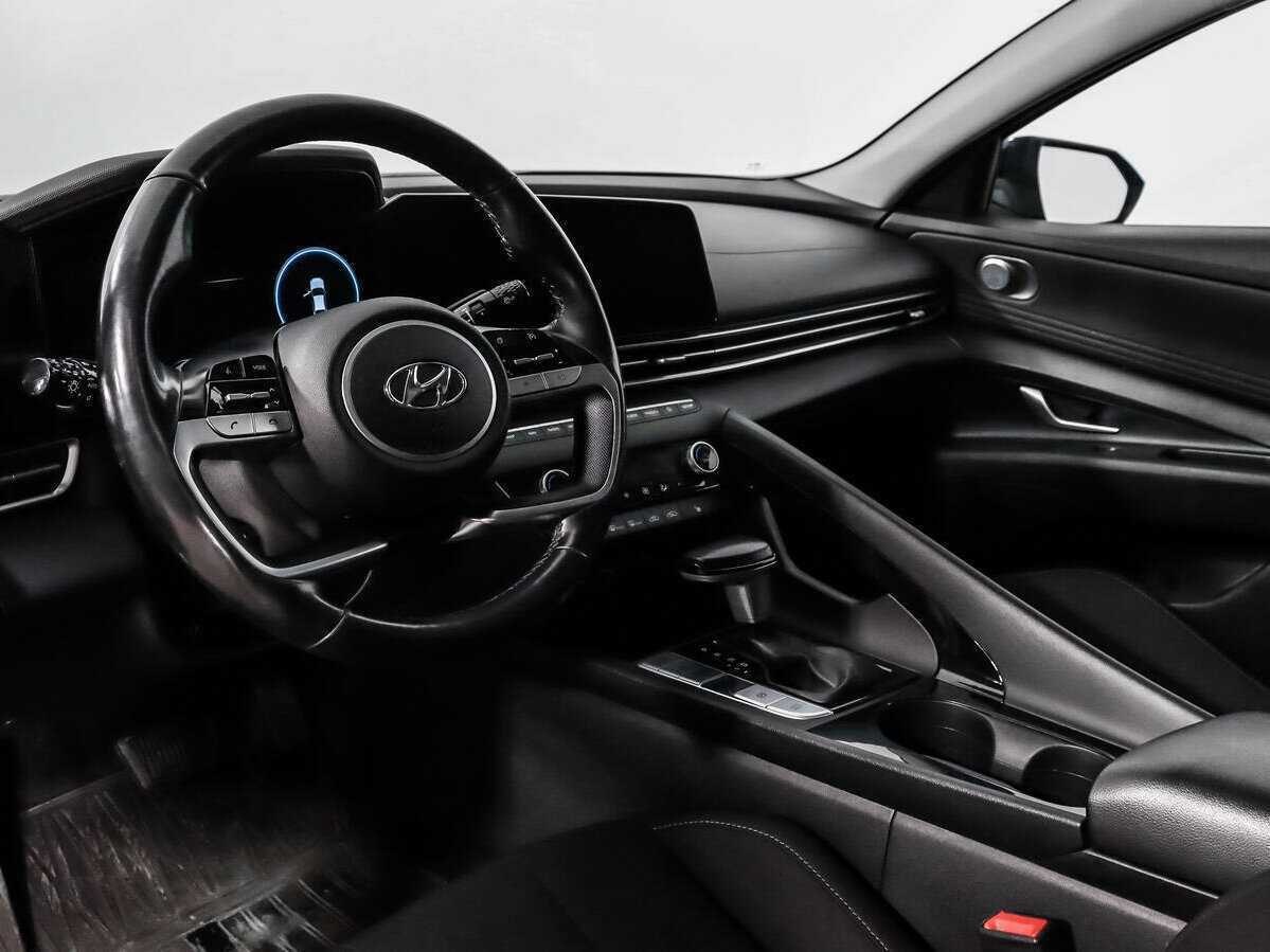 Купить Hyundai Elantra с пробегом. Фото: #8